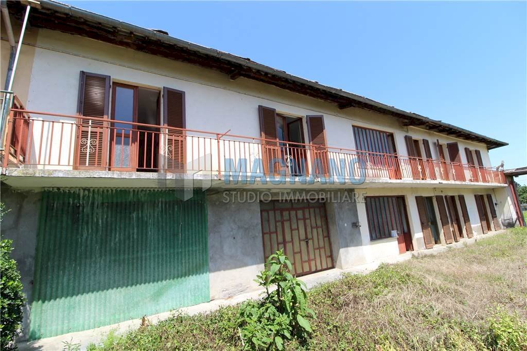 Rustic Campiglione Fenile - photo 2