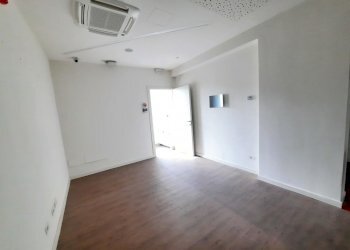 20220413_165208.jpg - Ufficio Via per Corte Ceccotti, Lucca - foto 7