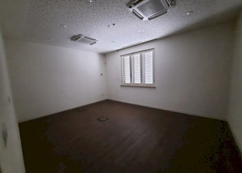 20220413_165223.jpg - Ufficio Via per Corte Ceccotti, Lucca - foto 5