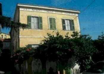 2.jpg - Non Alimentare Via Edmondo de Amicis 14, Imperia - foto 1