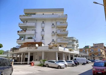 864c063b-60bf-4520-8096-e3c35abb70ba.jpg - Box Via Montegrappa, Nettuno - foto 1