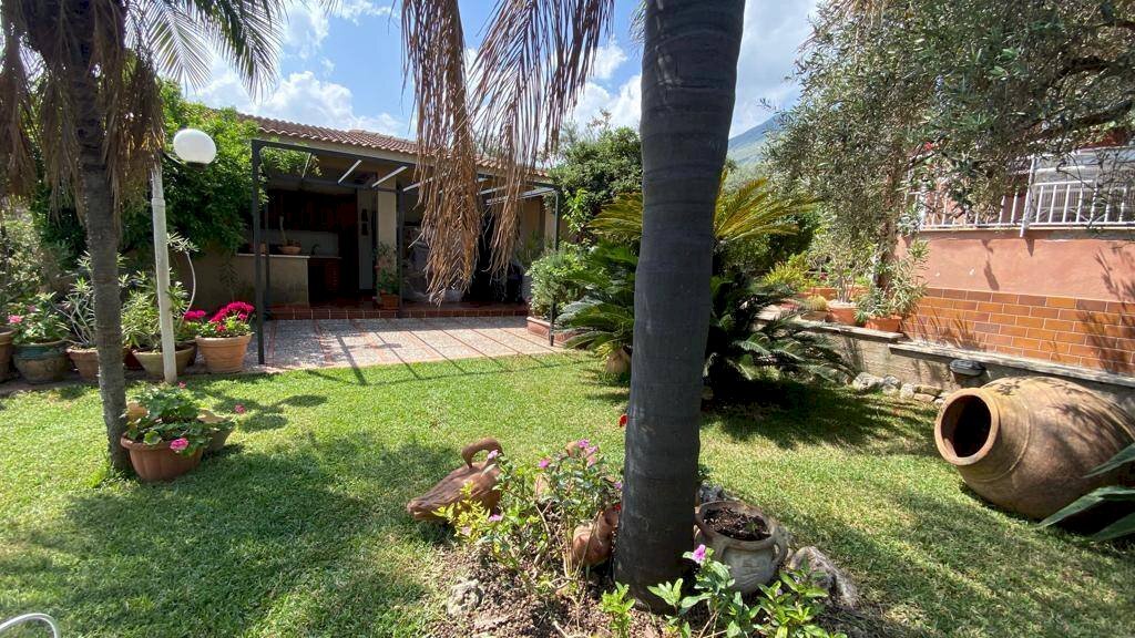 Villa via Strada Statale 113 Ovest, Carini - photo 1