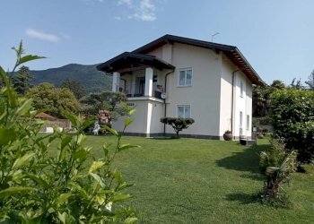 Villa via Altipiano, Porto Valtravaglia - foto 1