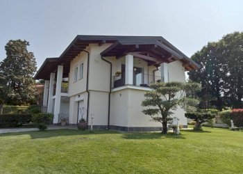 Villa via Altipiano, Porto Valtravaglia - foto 2