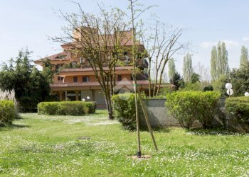 Apartment Via Giacomo Matteotti, Peschiera Borromeo - photo 8