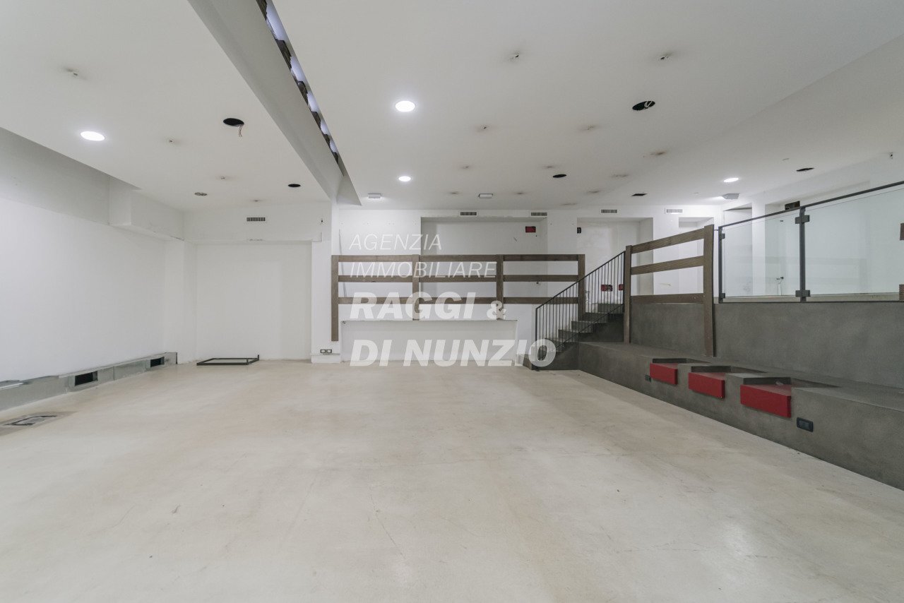 09.JPG - Locale Commerciale Piazza del Gesù 19, Frascati - foto 1