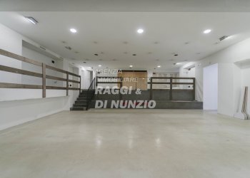 10.JPG - Locale Commerciale Piazza del Gesù 19, Frascati - foto 3