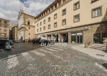 01.JPG - Locale Commerciale Piazza del Gesù 19, Frascati - foto 19