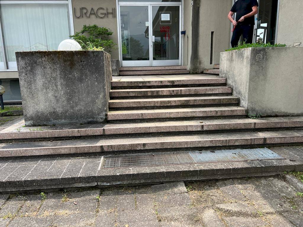 Shop via Vincenzo Bellini, Albese con Cassano - photo 3