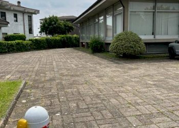 Negozio via Vincenzo Bellini, Albese con Cassano - foto 4