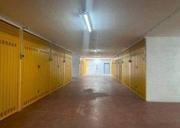 corsia box - Box via Giacomo Soliman, Genova (zona Sestri Ponente) - foto 4