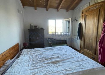 Letto mansarda 3.jpg - Villa Galleria Terre Bianche, San Lorenzo al Mare - foto 23