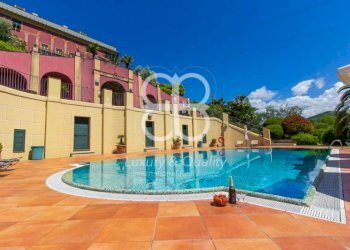 piscina - Quadrilocale via Antonietta Massuccone Mazzini, 56, Genova (zona Bolzaneto) - foto 3