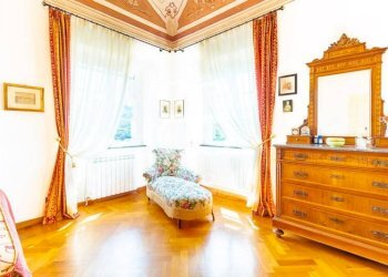 Camera da letto - Quadrilocale via Antonietta Massuccone Mazzini, 56, Genova (zona Bolzaneto) - foto 17