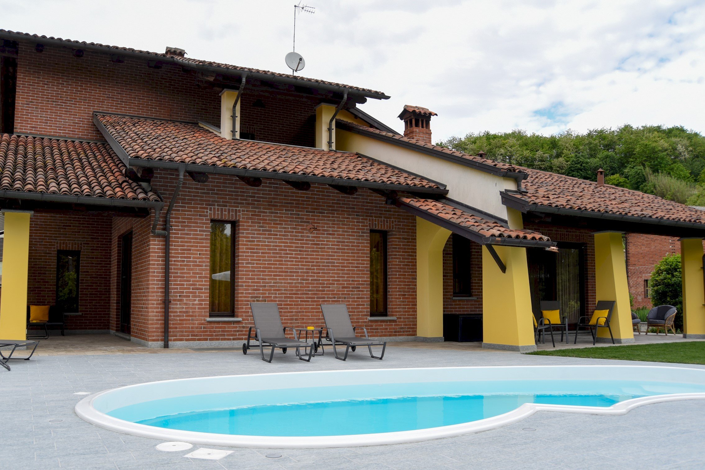 facciata - Villa Frazione San Pietro, San Damiano d'Asti - foto 3