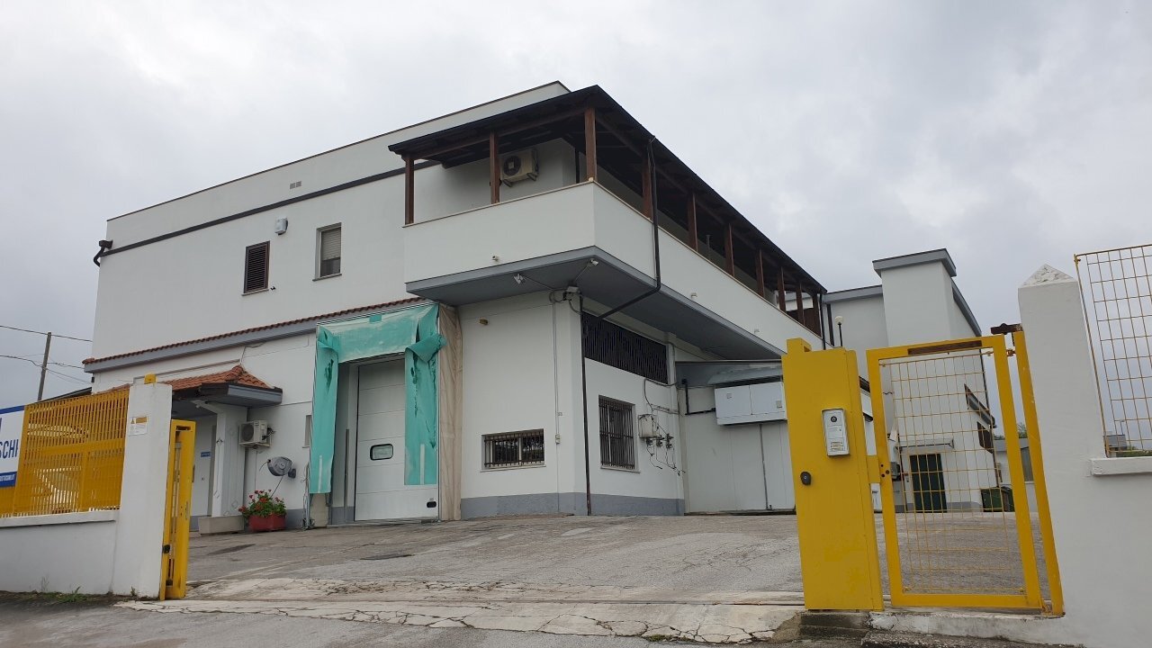 facciata - Capannone Bolognano - foto 1