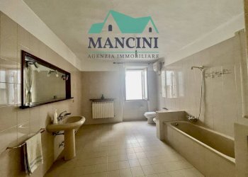 Appartamento piazza Duomo, Jesi - foto 7