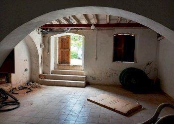 2GIU.jpg - Magazzino La Spezia - foto 2