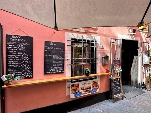 PUB LOANO  (25).jpg - Pub - Enoteca - Wine Bar Via Rosa Raimondi, Loano - foto 2