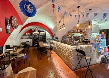 PUB LOANO  (2).jpg - Pub - Enoteca - Wine Bar Via Rosa Raimondi, Loano - foto 5