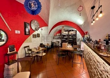 PUB LOANO  (4).jpg - Pub - Enoteca - Wine Bar Via Rosa Raimondi, Loano - foto 7