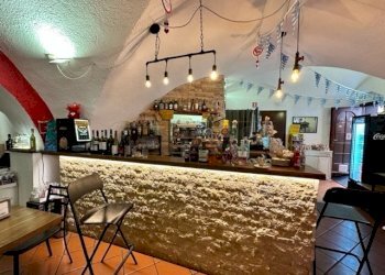 PUB LOANO  (5).jpg - Pub - Enoteca - Wine Bar Via Rosa Raimondi, Loano - foto 8