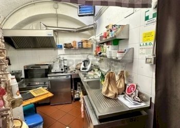 PUB LOANO  (8).jpg - Pub - Enoteca - Wine Bar Via Rosa Raimondi, Loano - foto 11