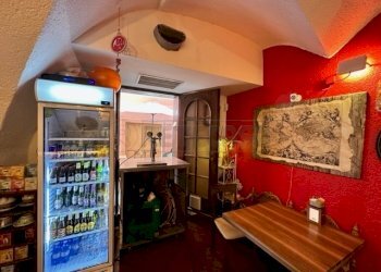 PUB LOANO  (3).jpg - Pub - Enoteca - Wine Bar Via Rosa Raimondi, Loano - foto 30