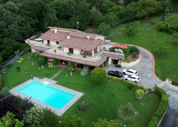 dji_fly_20230610_201153_0057_1686421349616_photo.J - Villa Sarzana - foto 3