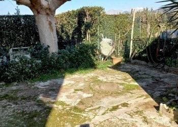 PHOTO-2023-03-02-18-36-19 2.jpg - Locale Commerciale Pietrasanta - foto 5