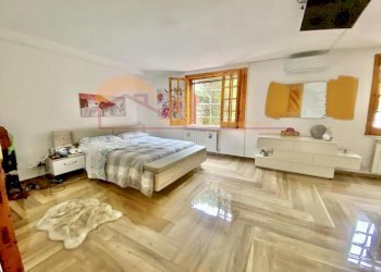 27d4c80d-2152-4cdb-952a-facb2003fc6d.jpeg - Villa Via Luigi Maria Monti, Siracusa - foto 11