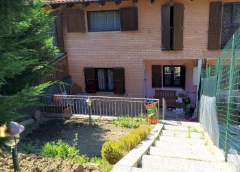 Villa a Schiera Via Varsellane 21, 21, frazione Montepastore, Monte San Pietro - foto 1