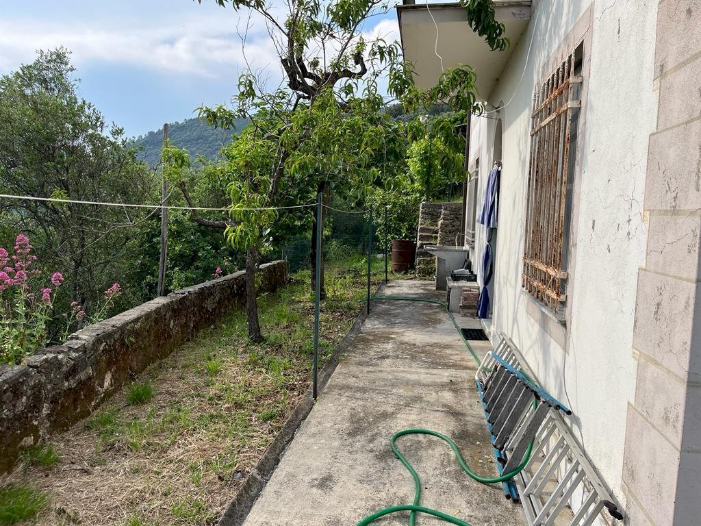 WhatsApp Image 2023-05-23 at 18.00.33 (2).jpeg - Villa Via Carotole 7, Castiglione Chiavarese - foto 3