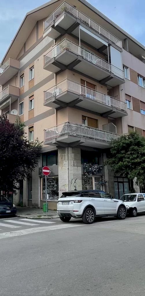 Locale Commerciale VIA DEL MILITE IGNOTO, Pescara - foto 2