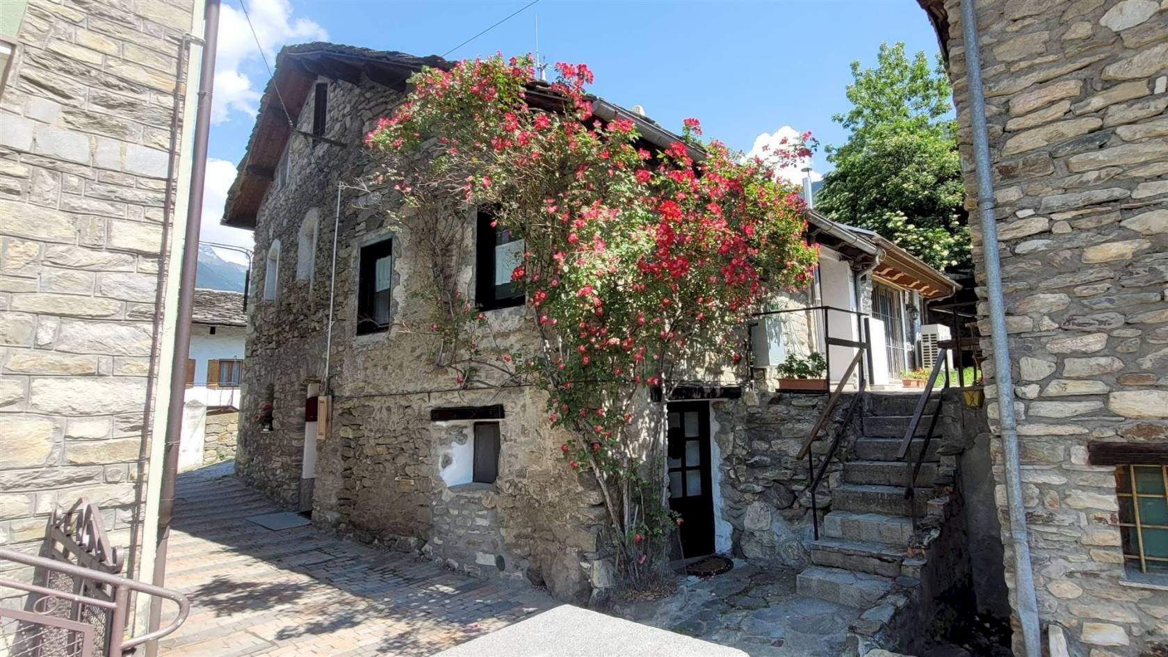 Two-room apartment Frazione Cretaz, Roisan - photo 1