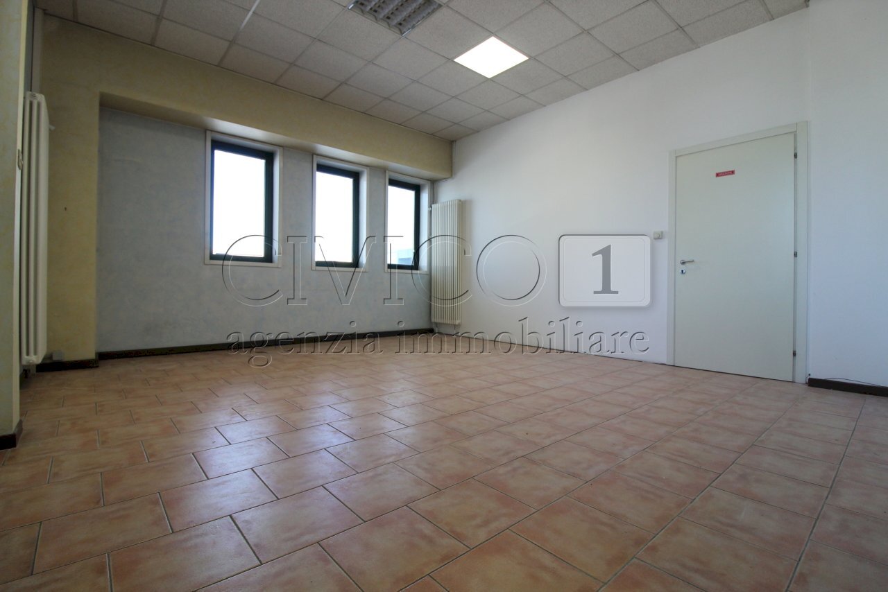 IMG_9361.JPG - Office VIA MEUCCI, Selvazzano Dentro - photo 1