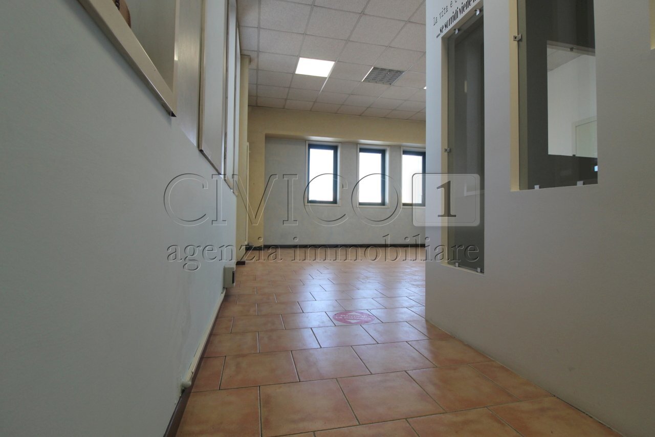 IMG_9371.JPG - Office VIA MEUCCI, Selvazzano Dentro - photo 2