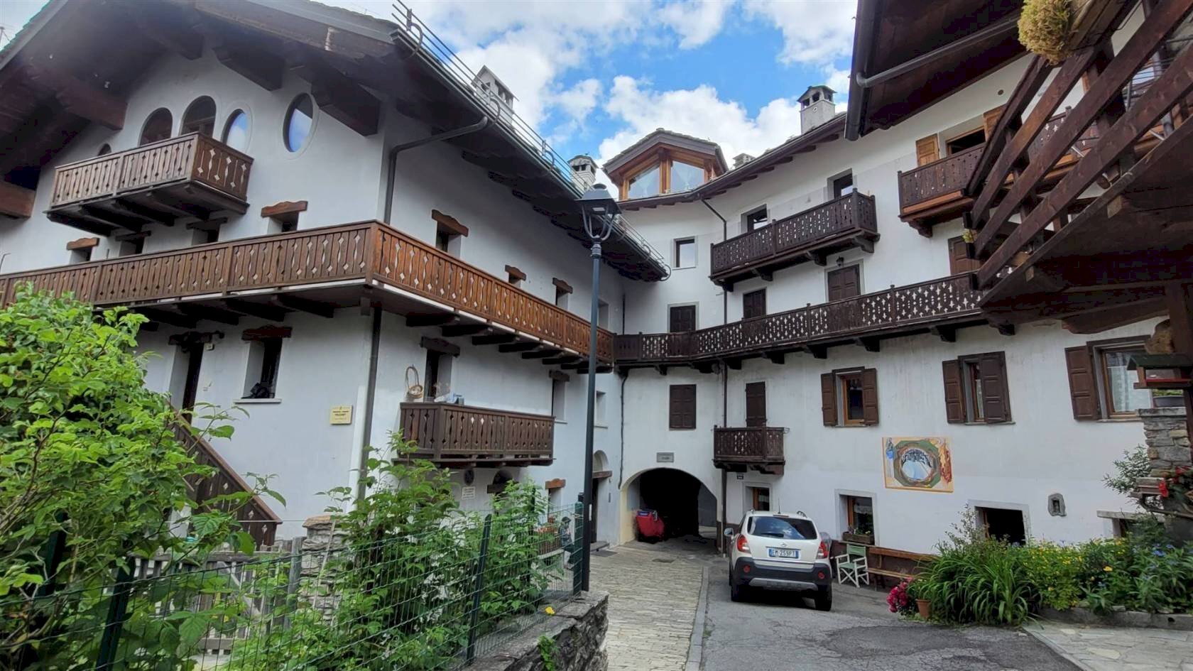 Quadrilocale Via Roma, Courmayeur - foto 1