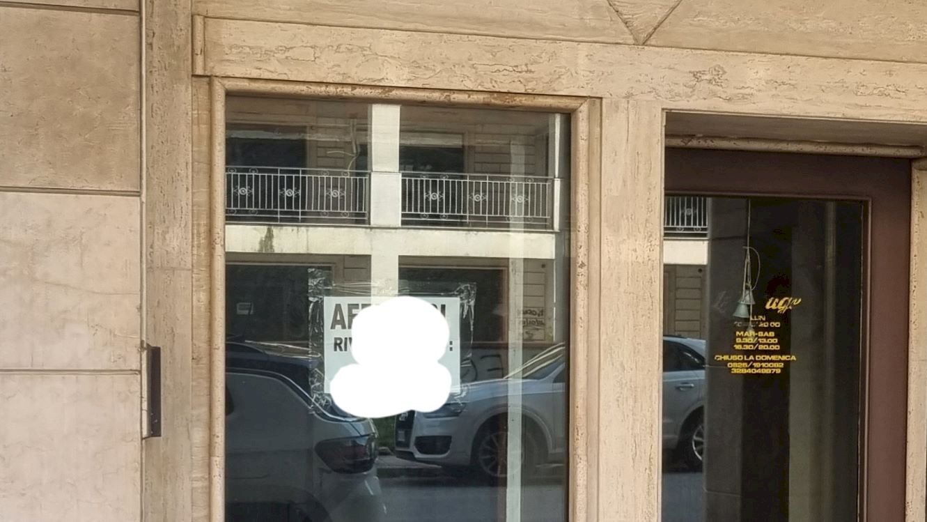 Commercial Premises via Campane, Avellino - photo 1