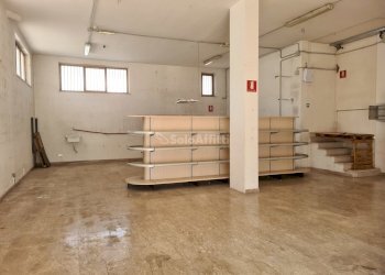 Angolo secondo vano - Commercial Premises Corso Umberto I, Montesilvano - photo 11