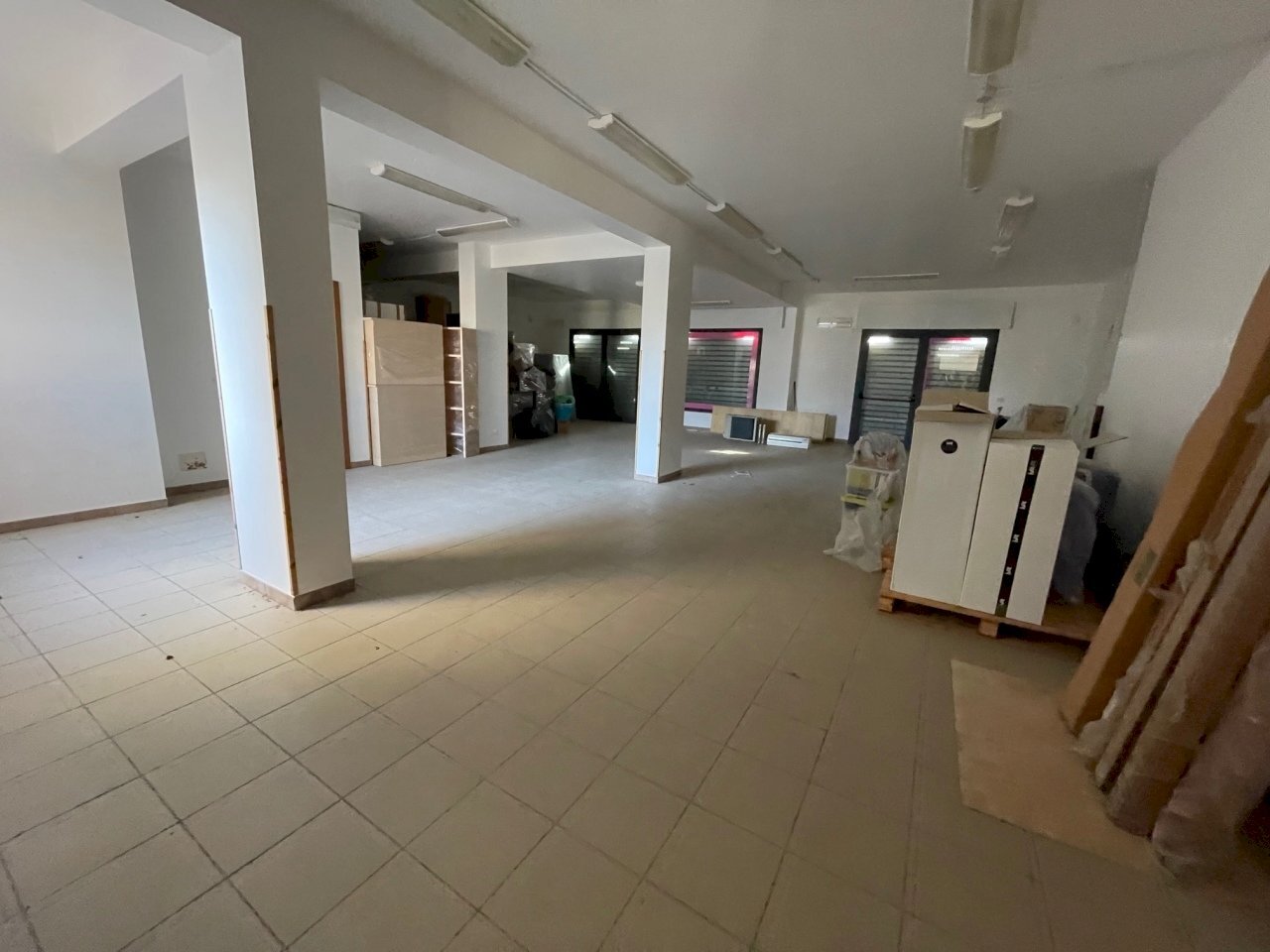 IMG_3871.jpg - Locale Commerciale Vanella 179, Modica - foto 3