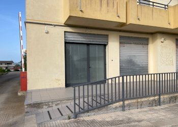 IMG_3881.jpg - Locale Commerciale Vanella 179, Modica - foto 2