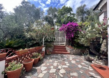 IN361_Villa_con_giardino_parcheggio_auto (11).jpeg - Independent house Lerici - photo 3