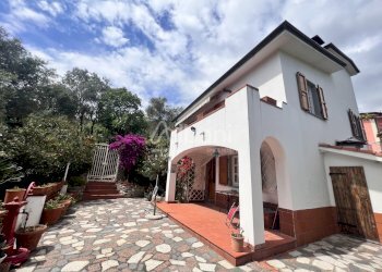 IN361_Villa_con_giardino_parcheggio_auto (15).jpeg - Independent house Lerici - photo 5