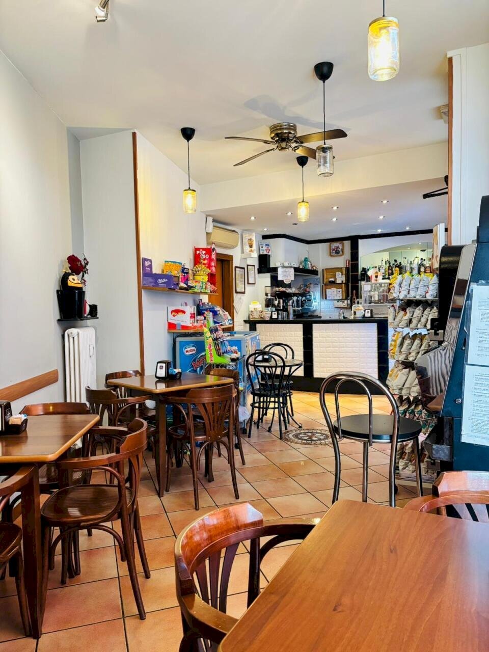 3.jpg - Cafeteria - Cold Bar Via San Giovanni Bosco 24, Tavazzano con Villavesco - photo 3