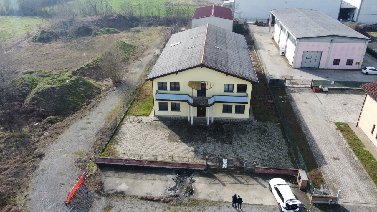 DJI_0715.JPG - Capannone Via Walter Tobagi 11, San Cipriano Po - foto 1