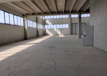 interno - Shed viale Cremona, 330, Pavia - photo 1