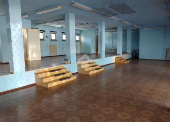Negozio negozio via Roma, Bagnolo in Piano - foto 1