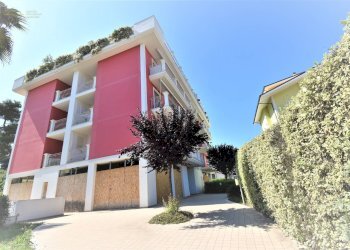 Locale Commerciale Via C. battisti, Martinsicuro - foto 6