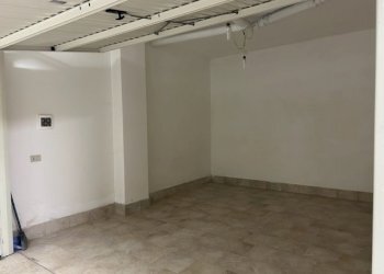 5.jpg - Box Via del Lavoro 29, Tivoli - foto 5